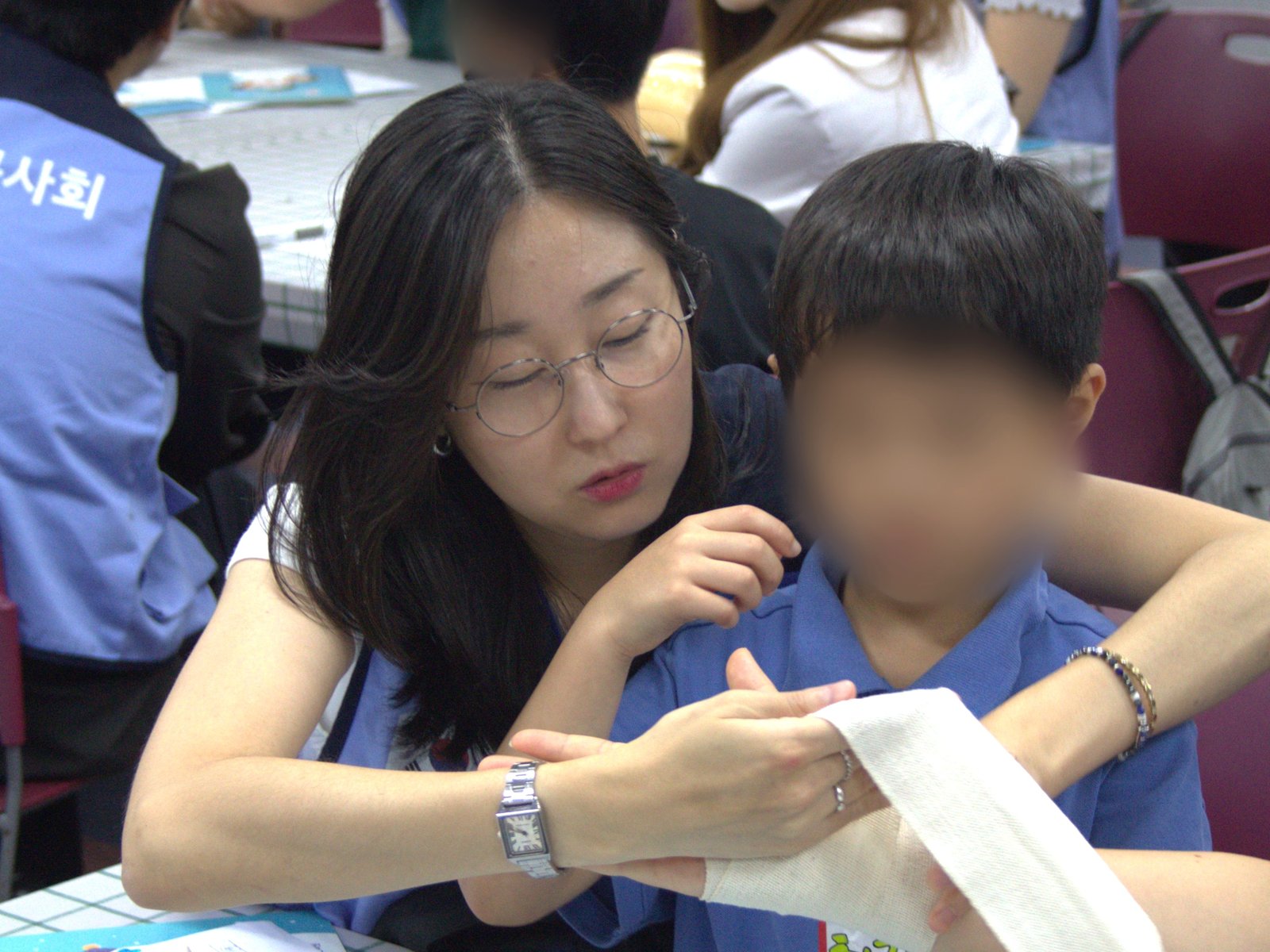 보육원 아동과 봉사자